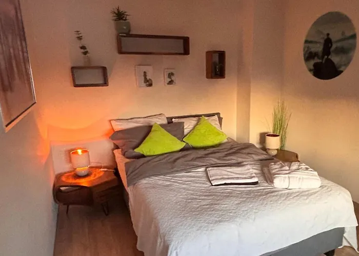 - Haustiere Willkommen - Erdgeschoss - - Infrarot Waermekabine -kostenloser Parkplatz Apartment